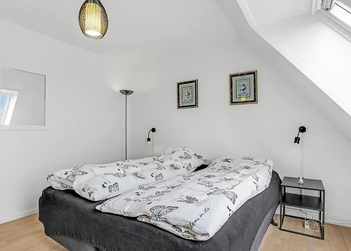 Apartamento Gorgeous In With Wifi Gudhjem