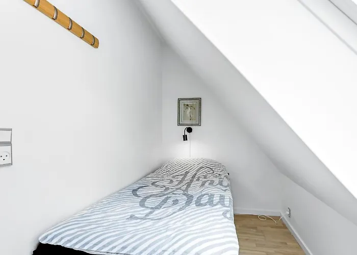 Apartamento Gorgeous In With Wifi Gudhjem